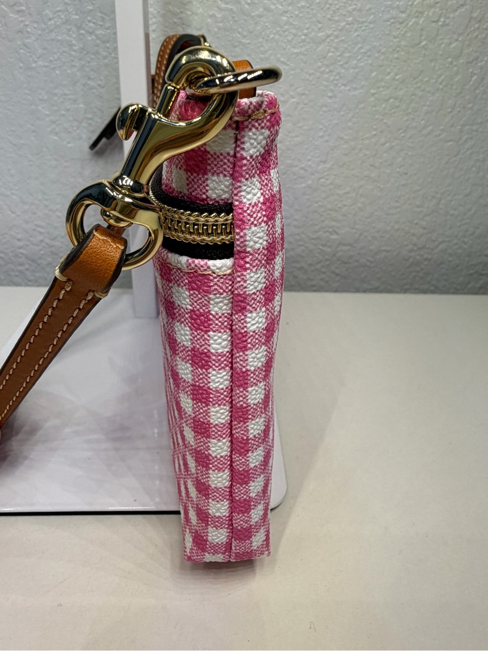 NWOT Dooney & Bourke Pink Gingham Wristlet Clutch Shoulder Bag - Picture 4 of 10